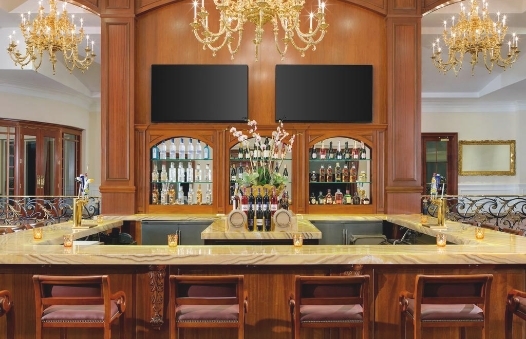 Fabricamos el mobiliario del lobby, el bar y el restaurante con diseño de Ba-Haus KNF, EN LA Trump Tower en Miami.